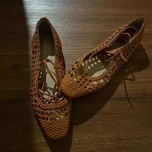 Beautiful Ann Taylor lace up flats